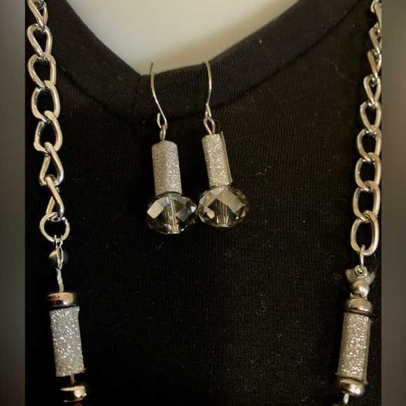 STUNNING SILVER BEADED NECKLACE W/EARRINGS❤️ - Picture 11 of 11